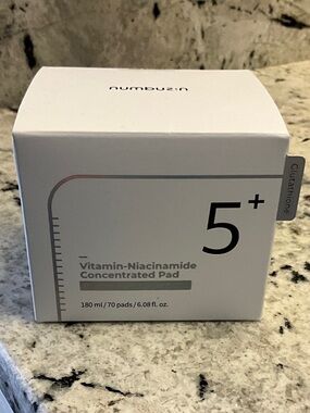 5+ Vitamin-Niacinamide Concentrated Pads Toner - numbuz:n 5+